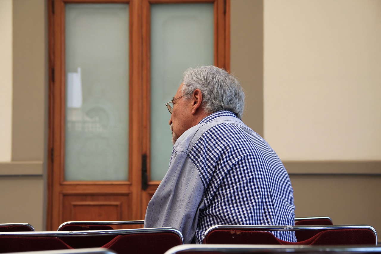 劉云返老還童現(xiàn)象引發(fā)社會熱議，最新神秘消息揭秘