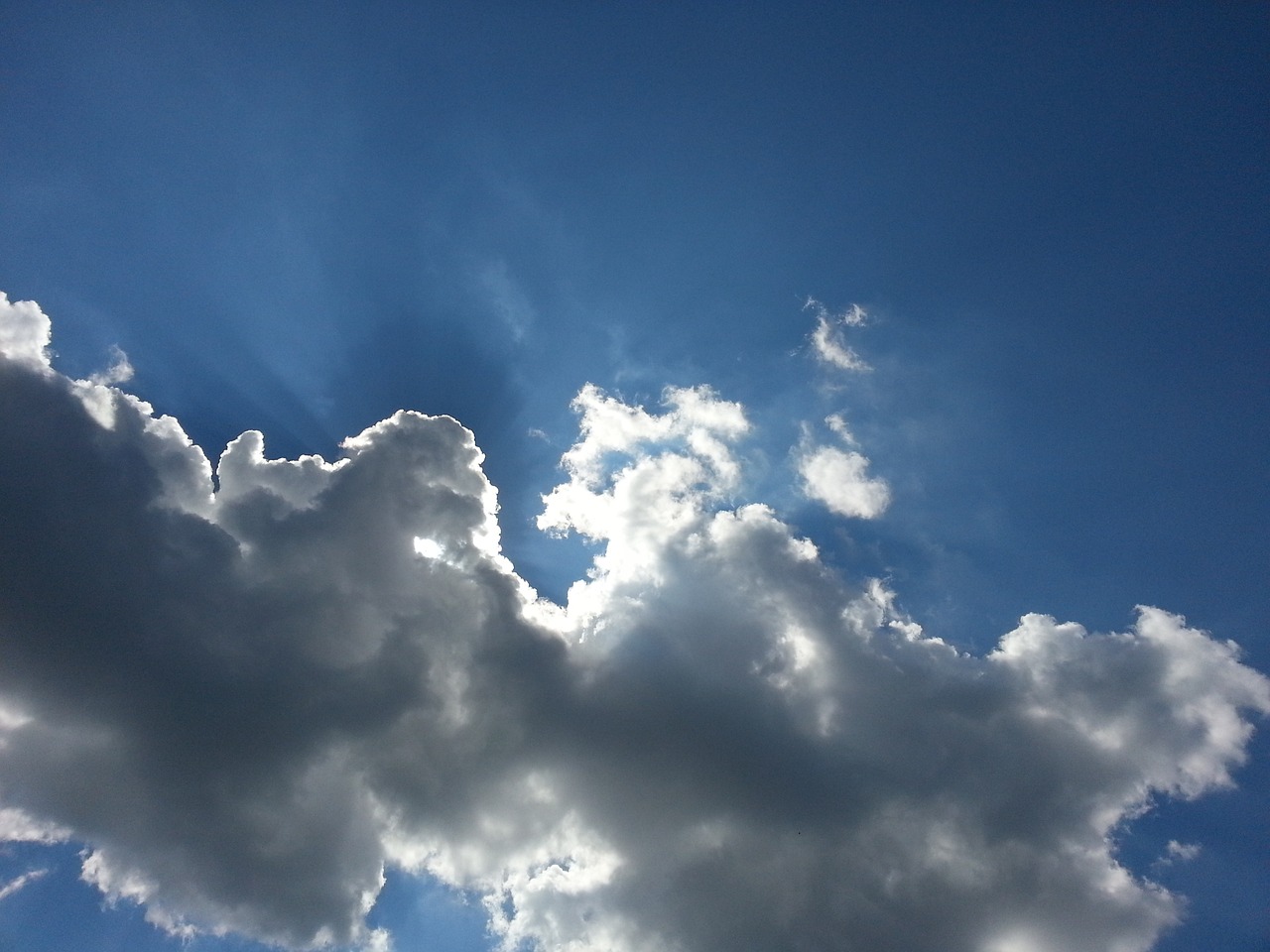 李易峰最新動(dòng)態(tài)，愛豆的新篇章開啟！