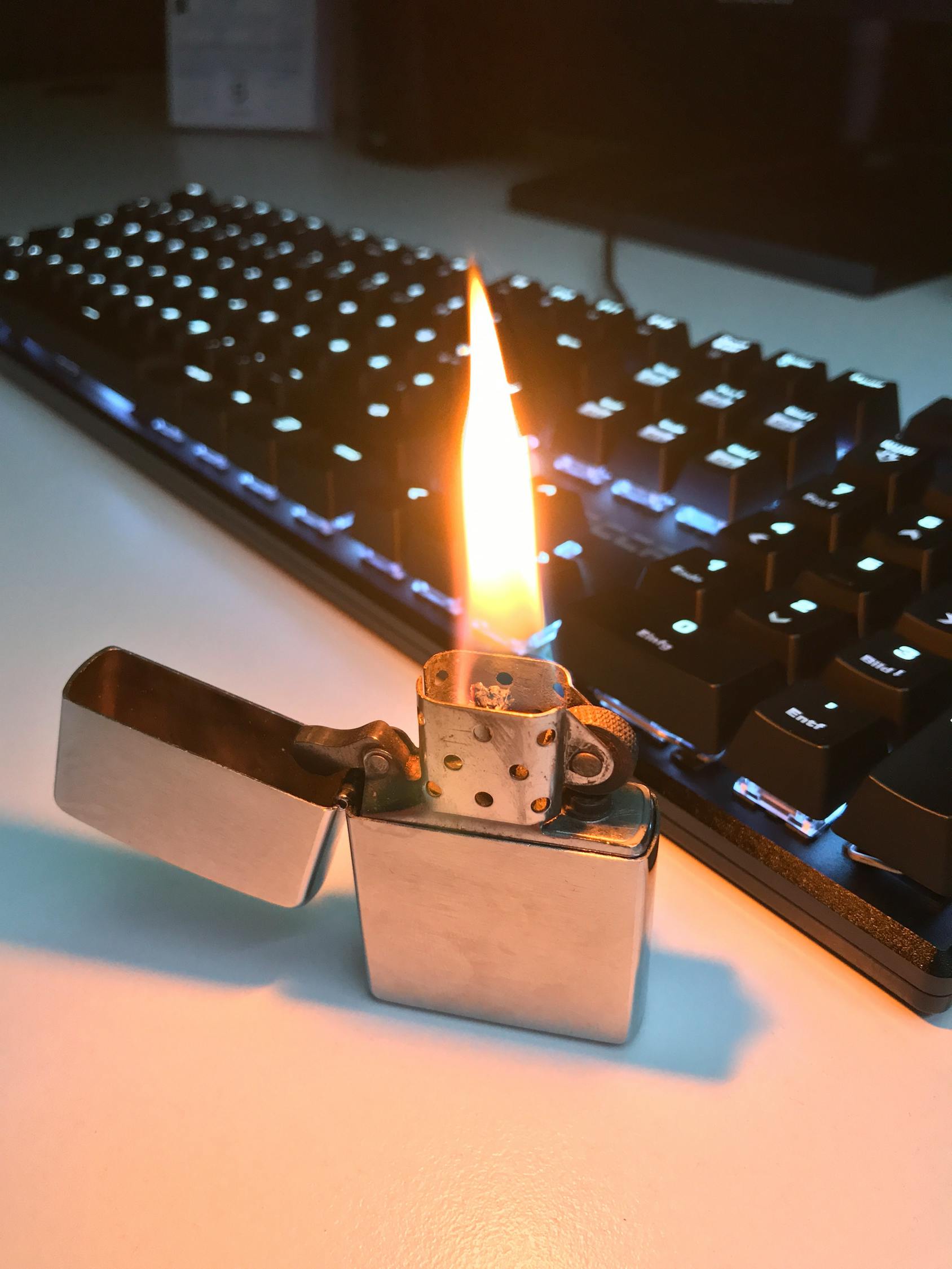 Zippo打火機2016新款，時尚與功能的完美融合