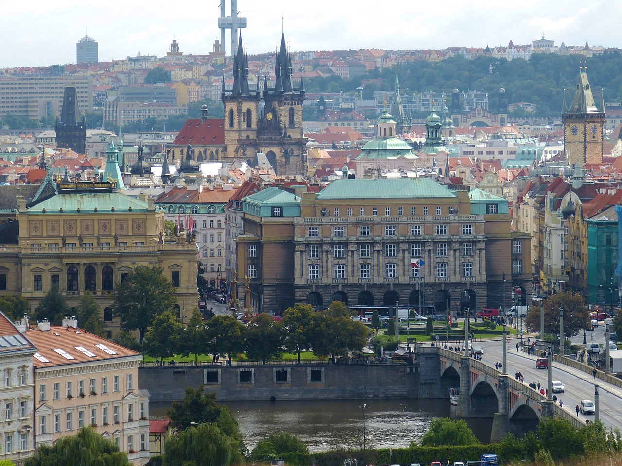 鄭州四個(gè)中心最新動(dòng)態(tài)，城市發(fā)展的脈搏與未來展望展望