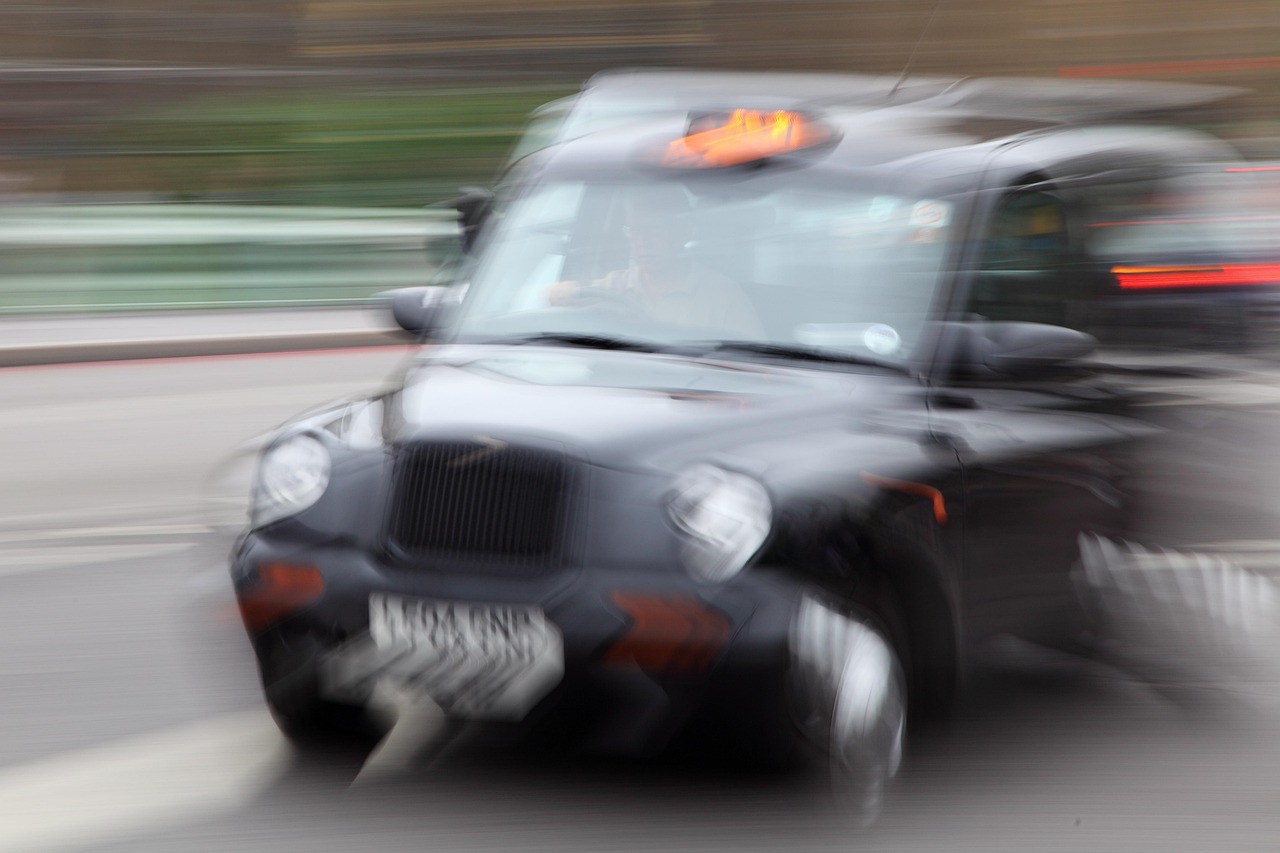 鄭州車輛限牌最新動(dòng)態(tài)，政策調(diào)整引發(fā)市場反應(yīng)