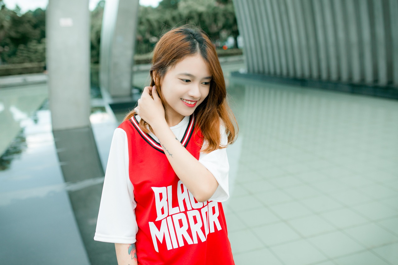 長發(fā)女神馮燁的辮子新風(fēng)尚，時尚魅力的展現(xiàn)