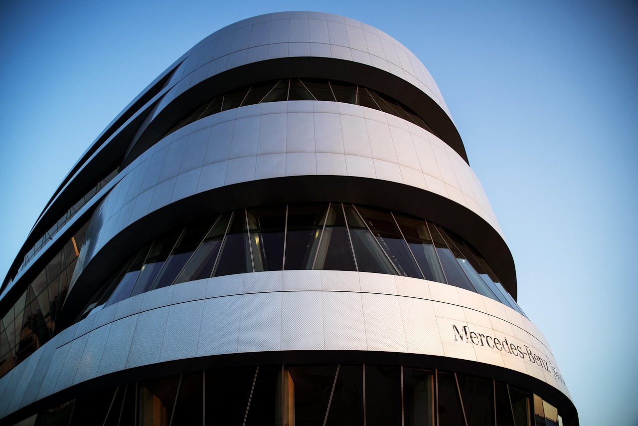 科洛莫瑞茲最新動態(tài)，璀璨星途的矚目焦點