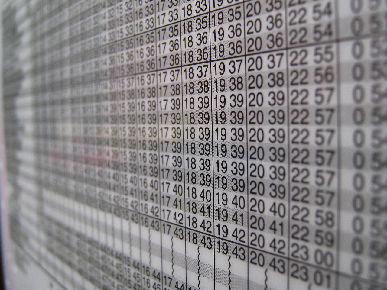 刑期一年是多久？詳解刑期計(jì)算與法律規(guī)定