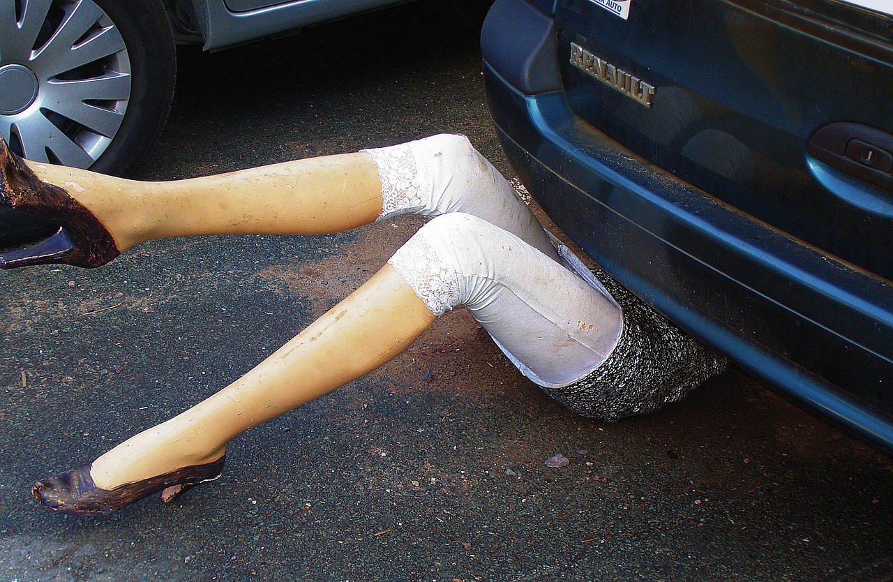 天津豪車碰瓷事件最新進(jìn)展與公眾關(guān)注焦點(diǎn)揭秘