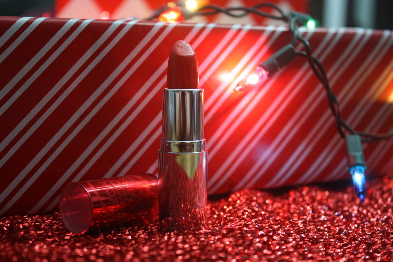 引領(lǐng)時尚潮流的炫彩魅力，最新口紅廣告獨(dú)家呈現(xiàn)